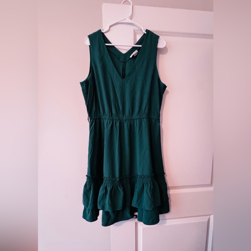 🔥$10FINAL PRICE🔥Calvin Klein Hunter Green V-Neck Sleeveless Tiered Ruffle Dress🧡 - Picture 8 of 10
